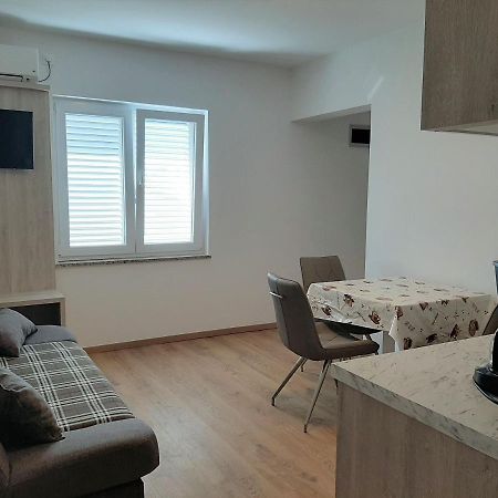 Apartments Edo Novalja Bagian luar foto