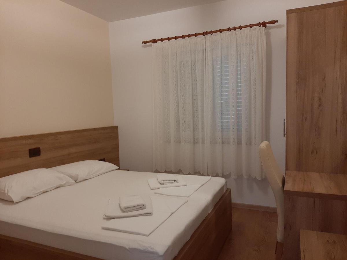 Apartments Edo Novalja Bagian luar foto