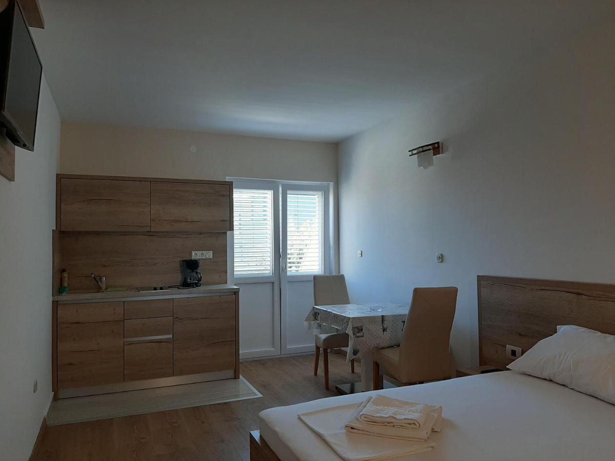 Apartments Edo Novalja Bagian luar foto