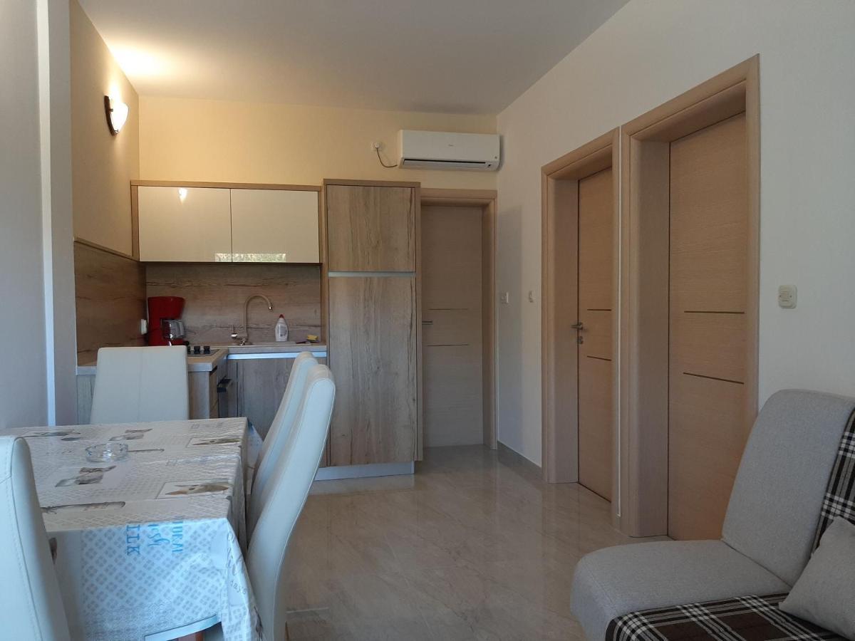 Apartments Edo Novalja Bagian luar foto