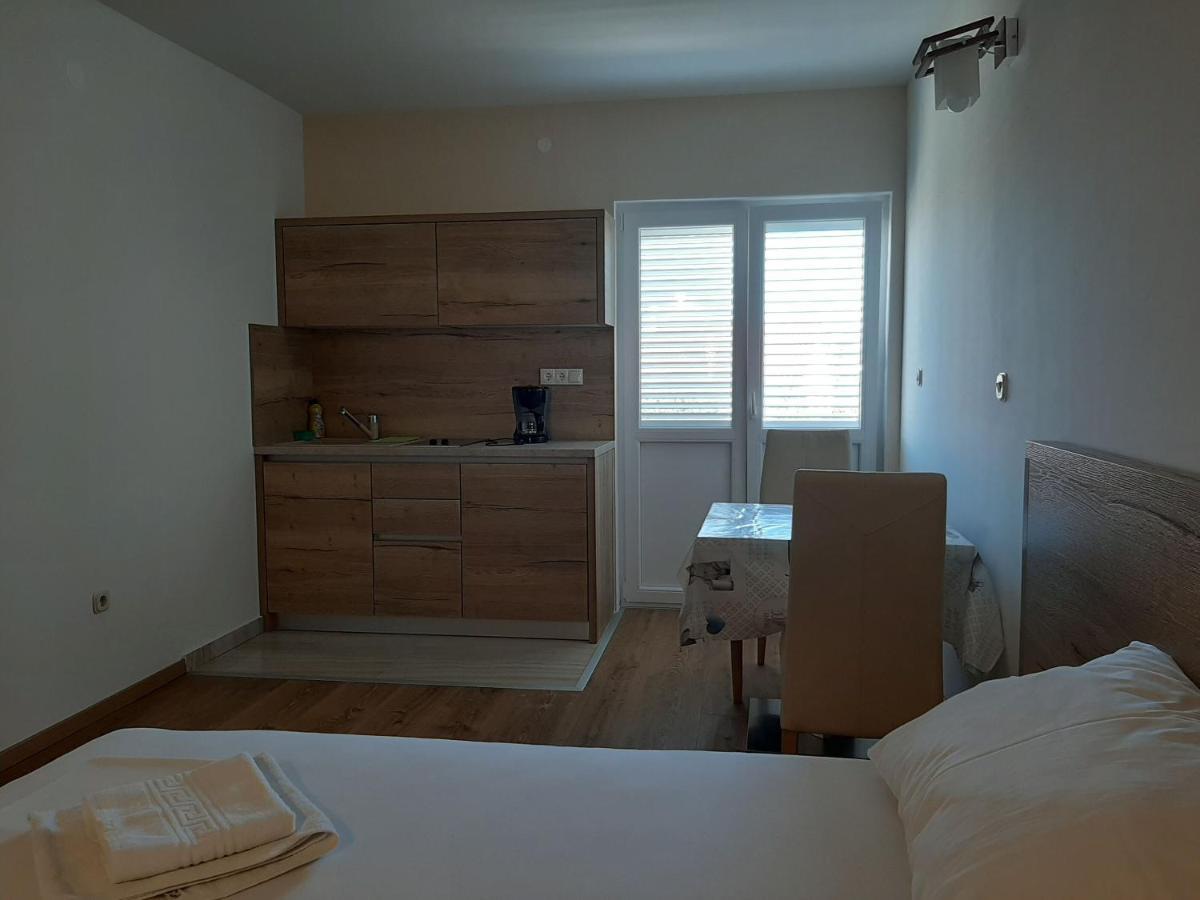 Apartments Edo Novalja Bagian luar foto