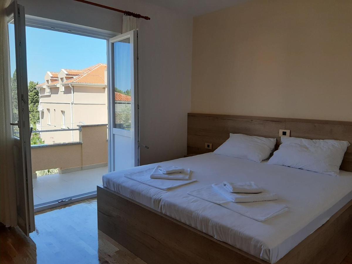Apartments Edo Novalja Bagian luar foto