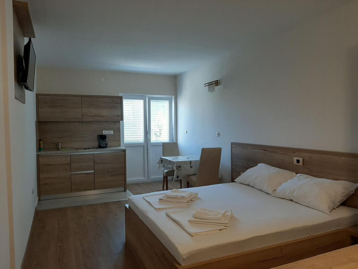 Apartments Edo Novalja Bagian luar foto